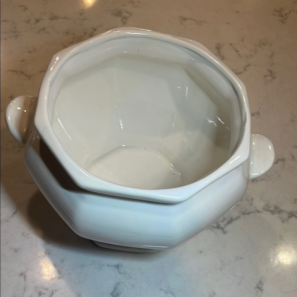 1950s vintage soup tureen by ironstone, no chips